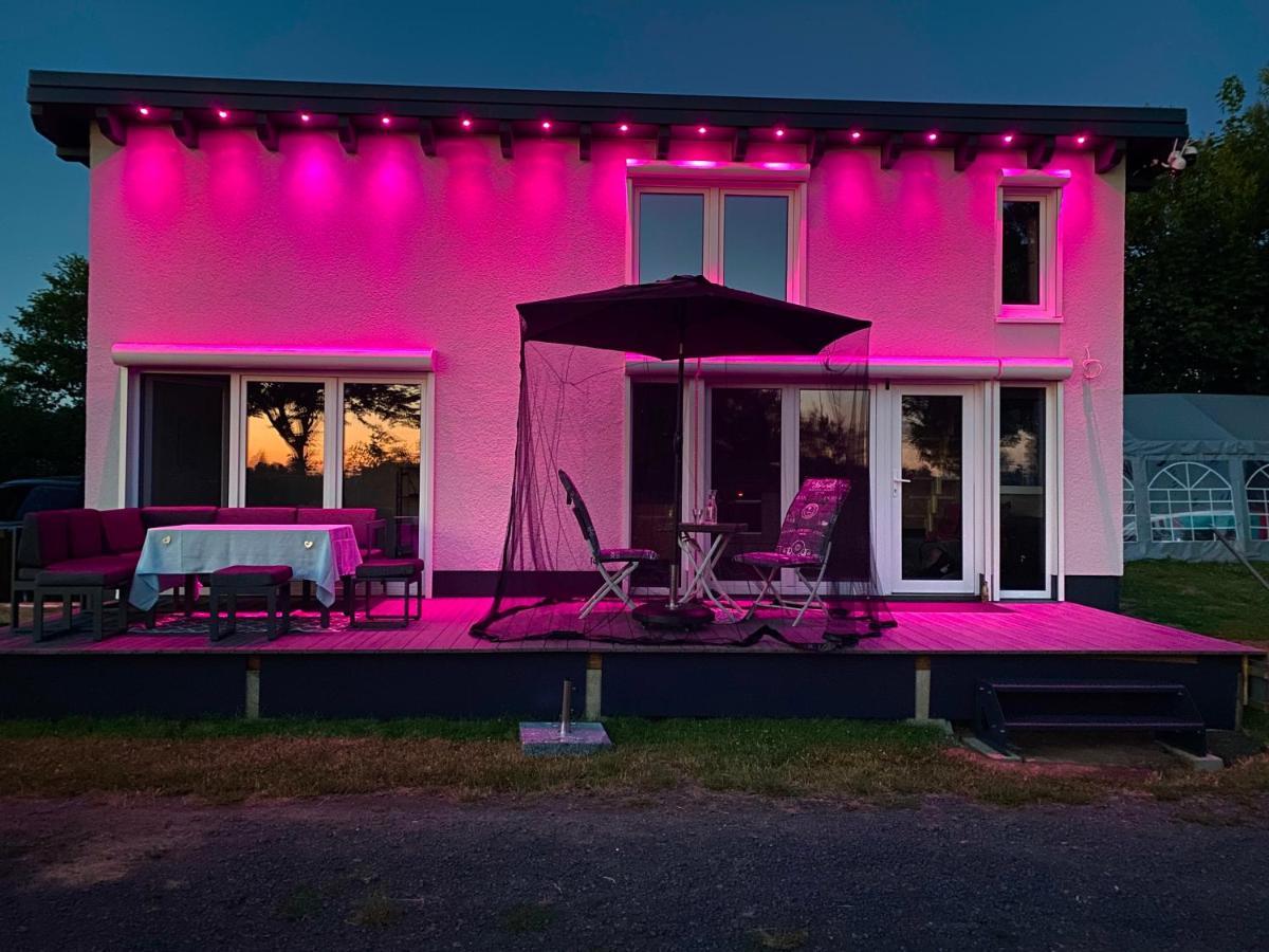 House Of Happiness Mit Seeblick Hungen Zewnętrze zdjęcie